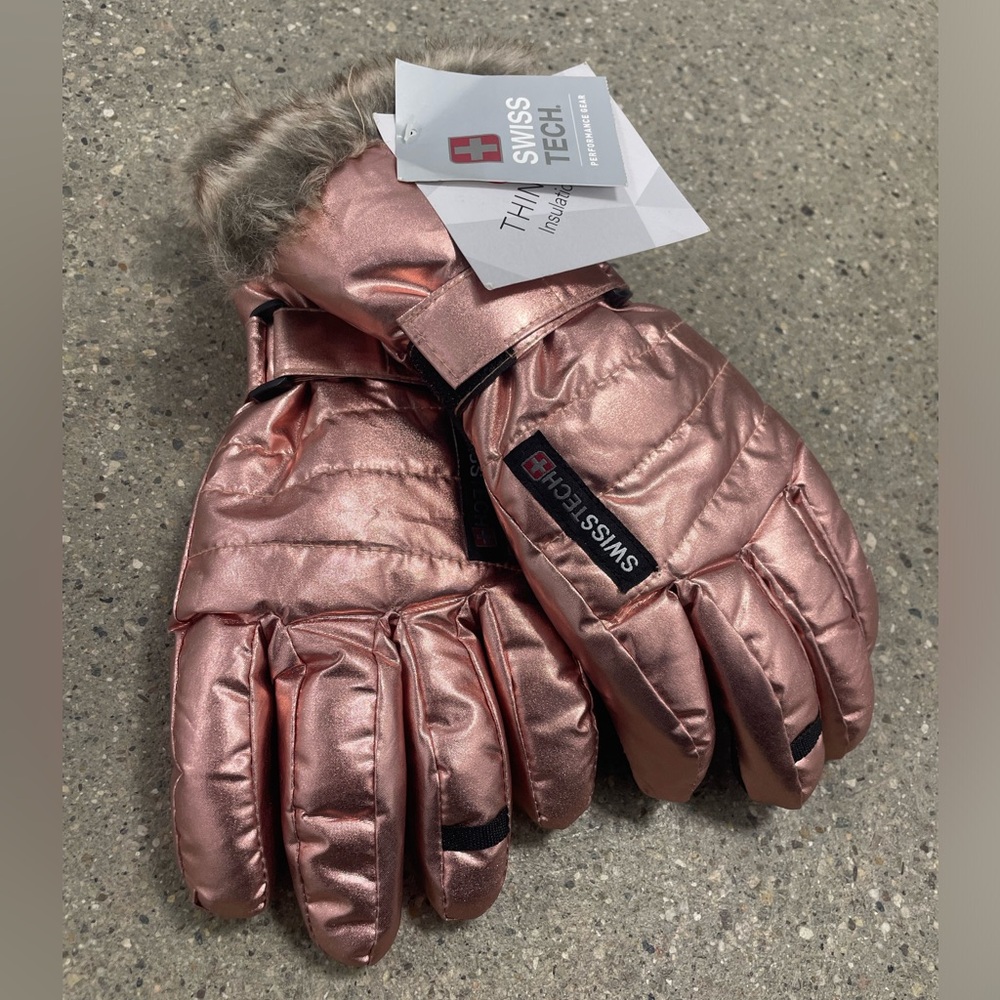 NWT Swiss Tech L/XL Rose Metallic Faux Fur Trim Insulated Gloves